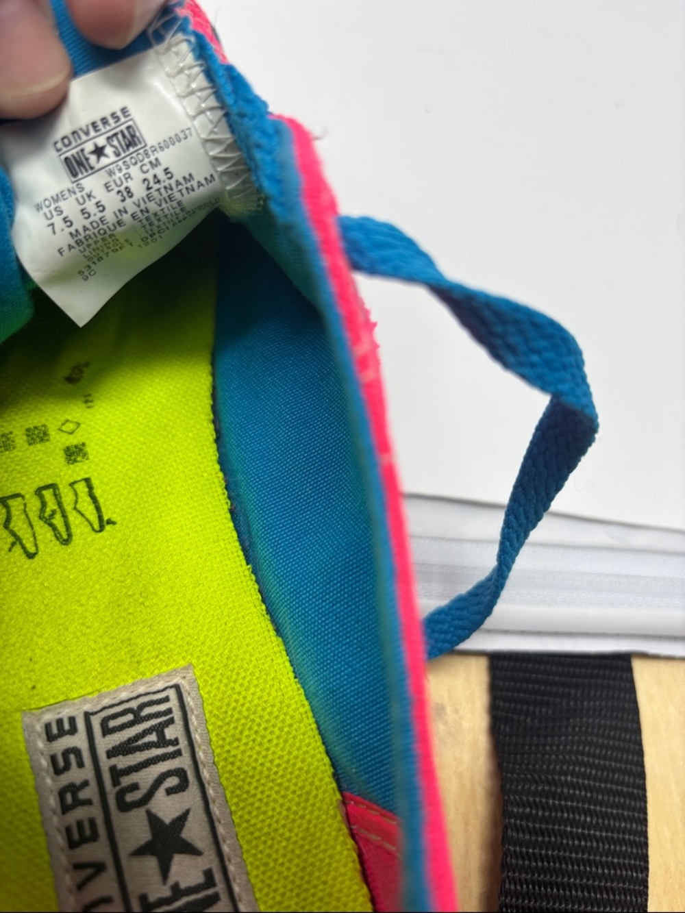 Converse Hot Pink Canvas Star Sneakers with Blue Laces 7.5 - Picture 7 of 7